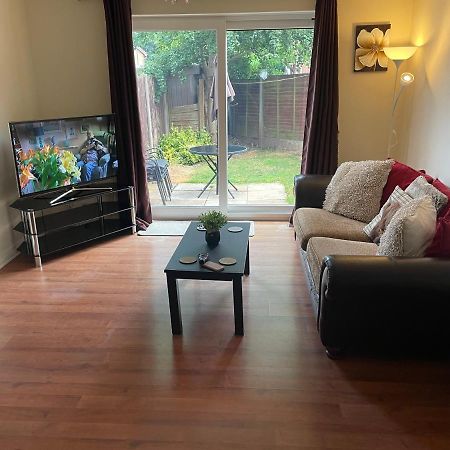 The Swallows Popular Location 3 Bedroom House Free Wi-Fi And Sky Tv In All Rooms Rough Close 外观 照片