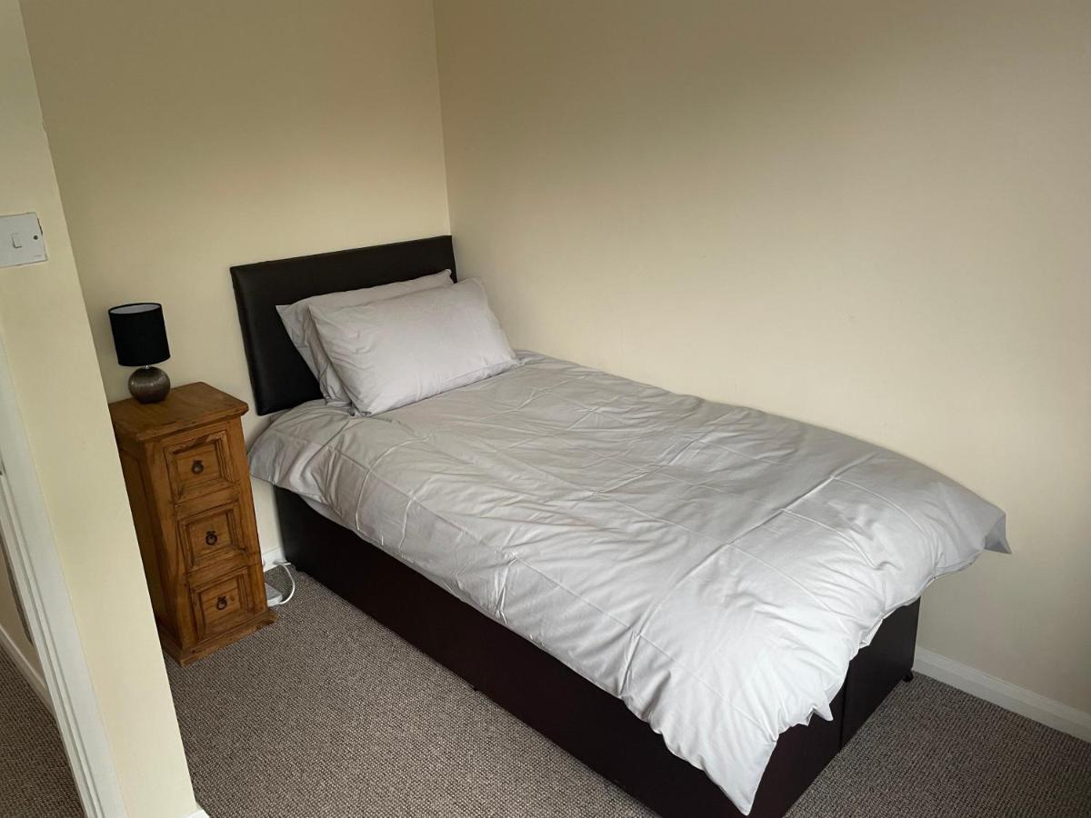 The Swallows Popular Location 3 Bedroom House Free Wi-Fi And Sky Tv In All Rooms Rough Close 外观 照片